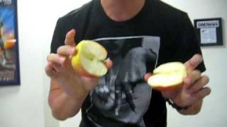 How To Crack An Apple in Half (With Your Bare Hands)