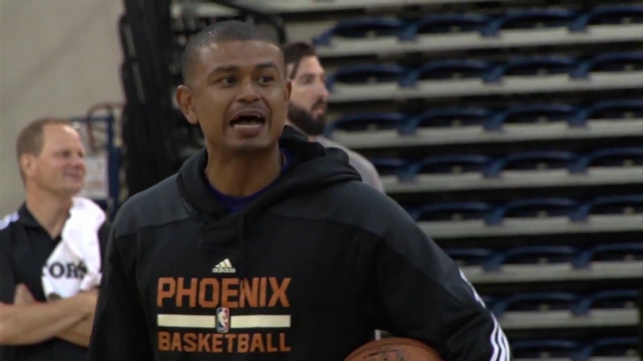 Phoenix Suns coach receives sports excellence award | Cronkite News