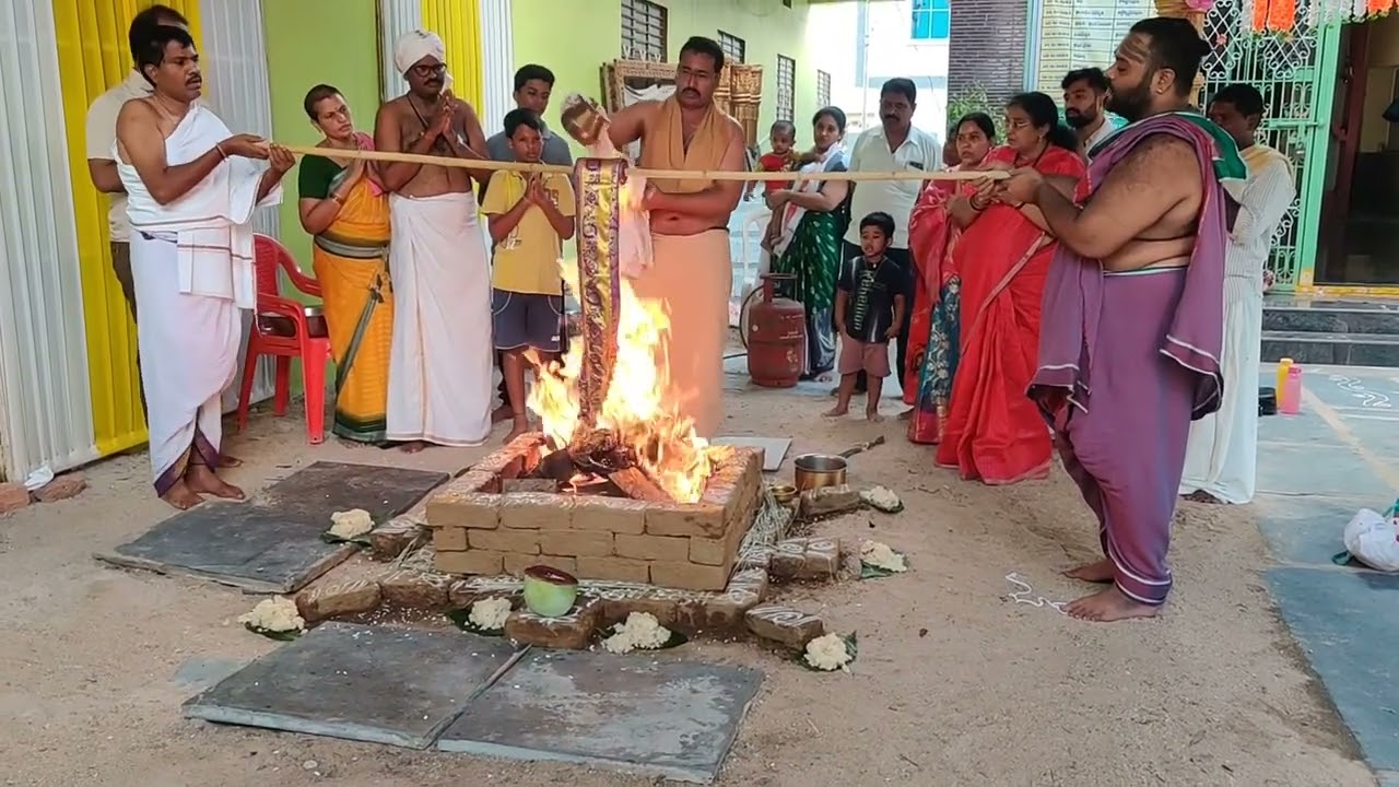 మహా పూర్ణాహుతి సుమంగళ ద్రవ్య సమర్పణ