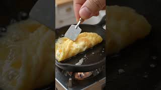 Wait… look how fluffy and cheesy this omelette is! 🥚🧀🤤✨ #shorts #ytshorts #miniaturecooking #reach