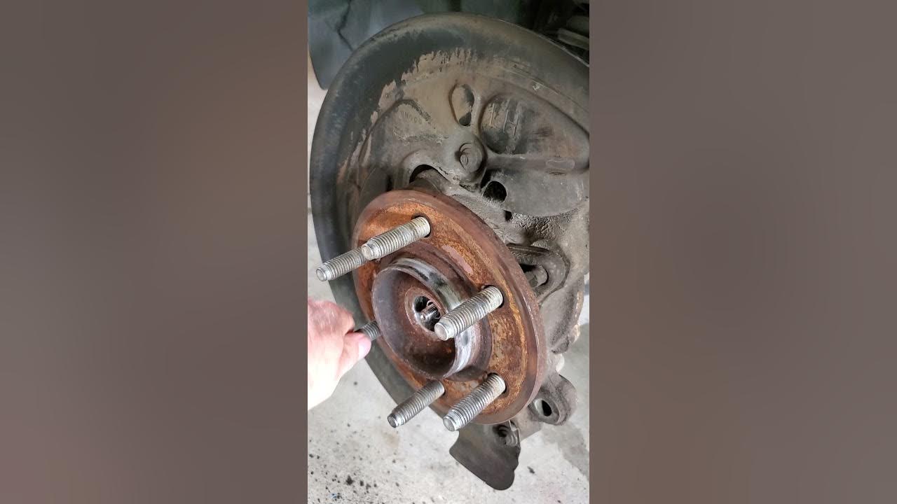 2014 Ford F150 wheel bearing noise - YouTube