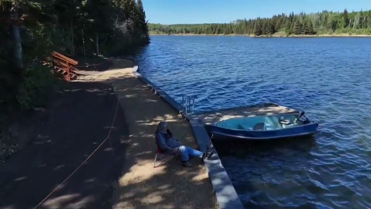 FIGURE EIGHT LAKES DITO SA ALBERTA CANADA