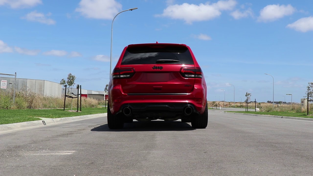 JEEP GRAND CHEROKEE SRT EXHAUST REV AND FLYBY - YouTube