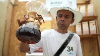 ☕🌿 Meet Gustavo and the story behind every cup. 👨🏽‍🌾