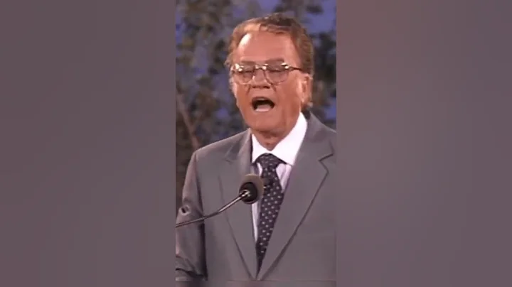 it's not easy to follow Christ#billygraham #motivation #shorts #billygrahamshorts #christiansongs