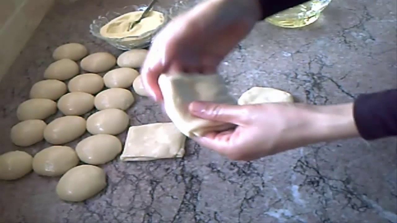 مسمن بالفاني مورق بطريقة سهلة وناجحة لمائدة فطور العيد