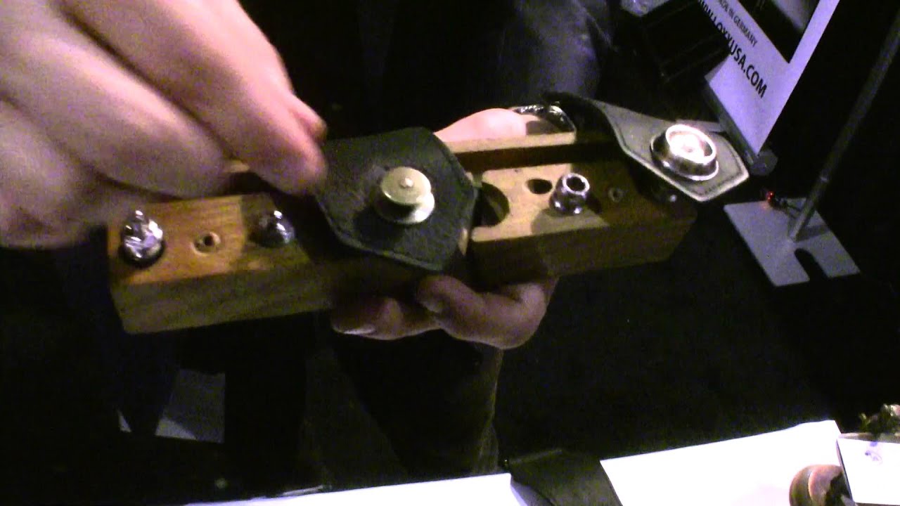 Loxx Strap Locks at NAMM 2015 | MikesGig