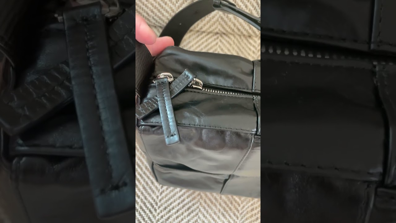 Bottega veneta Medium Arco camera bag 