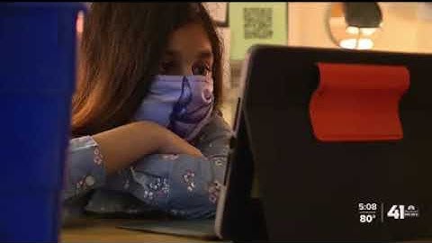 KSHB visits Gateway 6th Grade Center using hybrid teaching