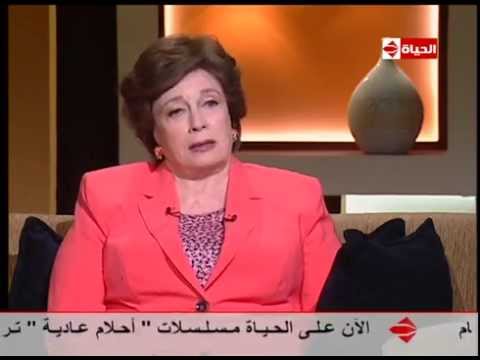 بوضوح جيهان السادات أنور السادات صوته حلو علي فكرة و كان بيغنيلي أغاني فريد الاطرش