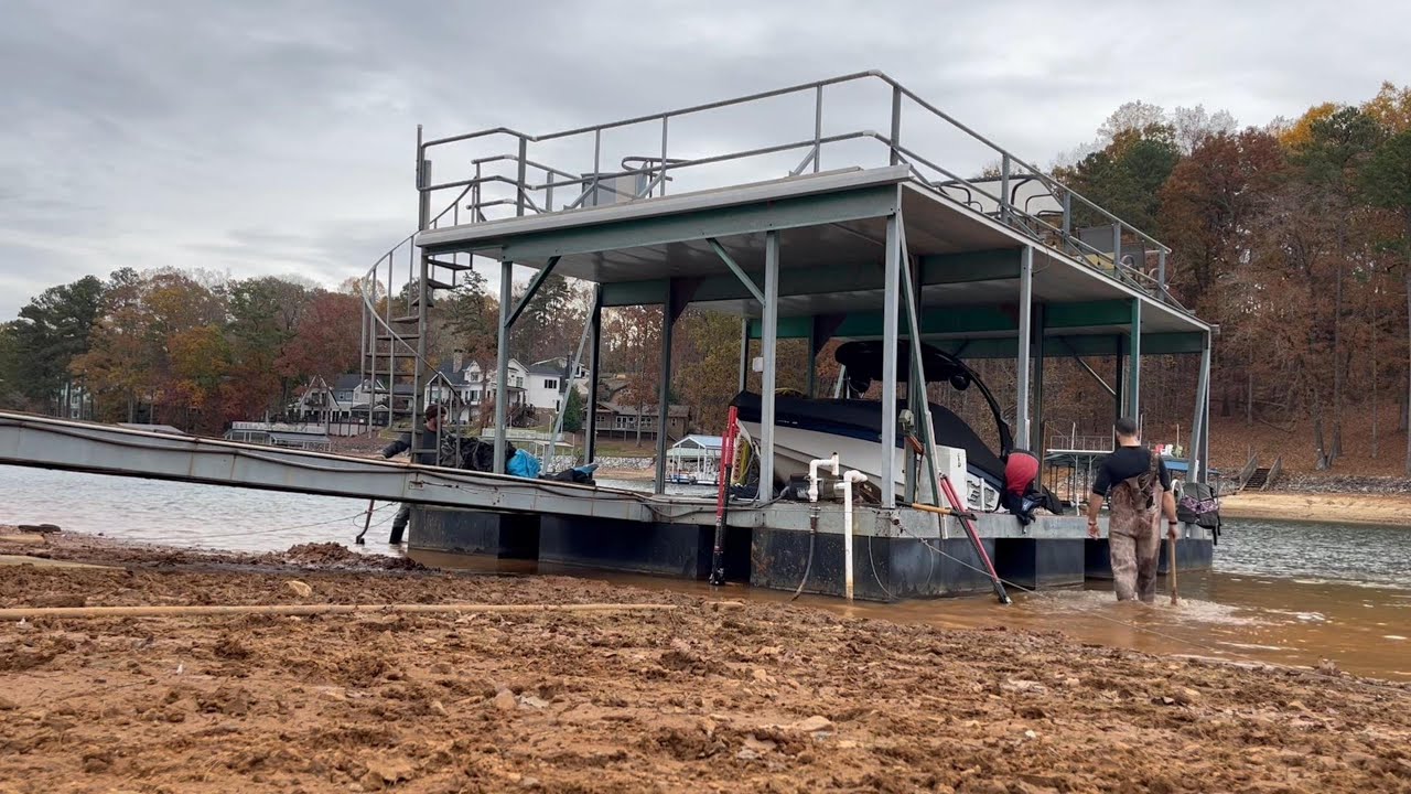 Lake Lanier Boat Dock Recovery Stuck in the Mud YouTube