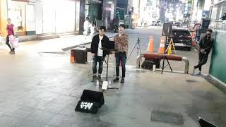 Korean Boy at Gangnum Town หนุ่มเกาหลี ร้องเพลงในย่านกังนัม เพราะสุดๆ