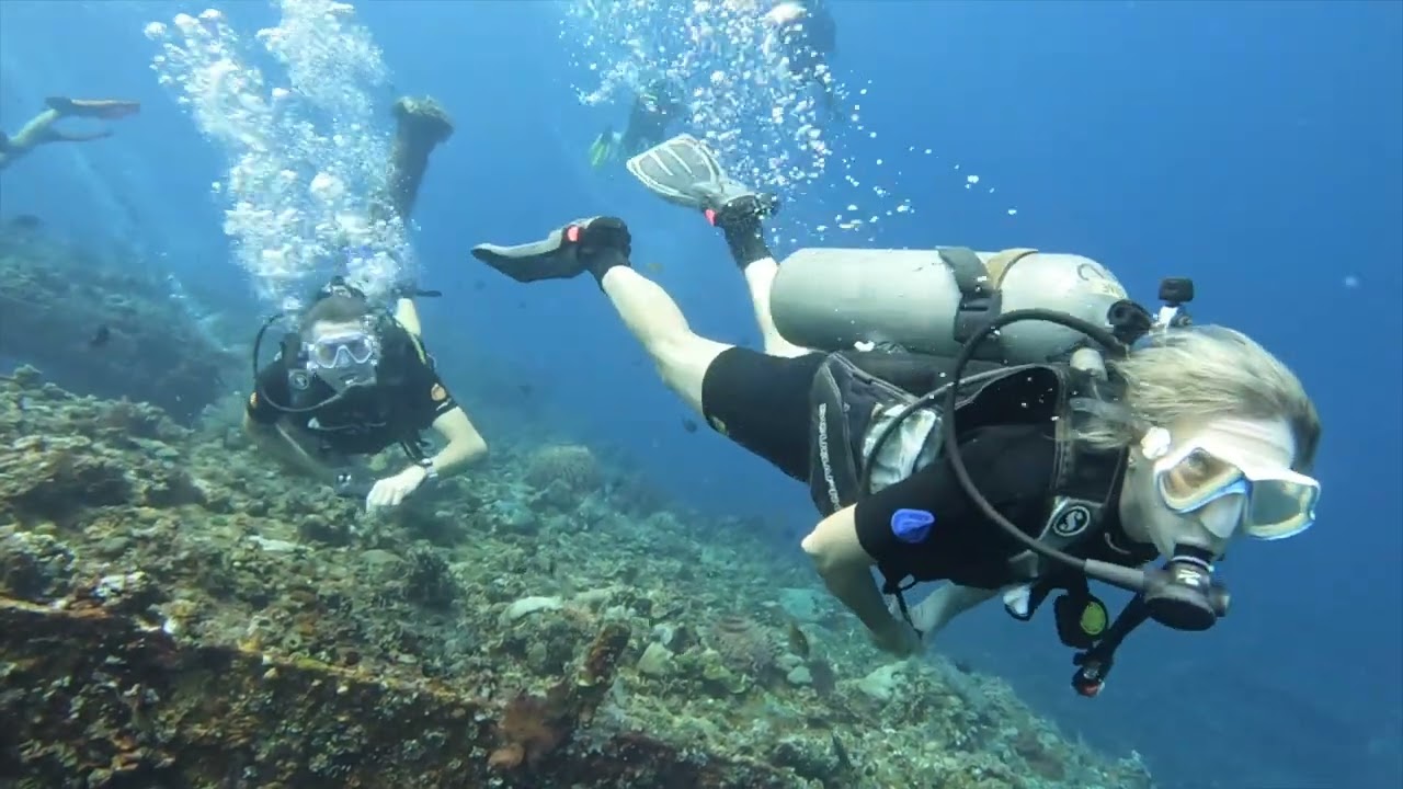 Refresh Dives Céline & Franck Amed Bali Abyss