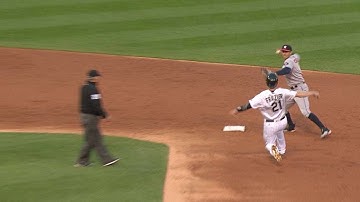 HOU@CWS: Altuve dives to start inning-ending DP