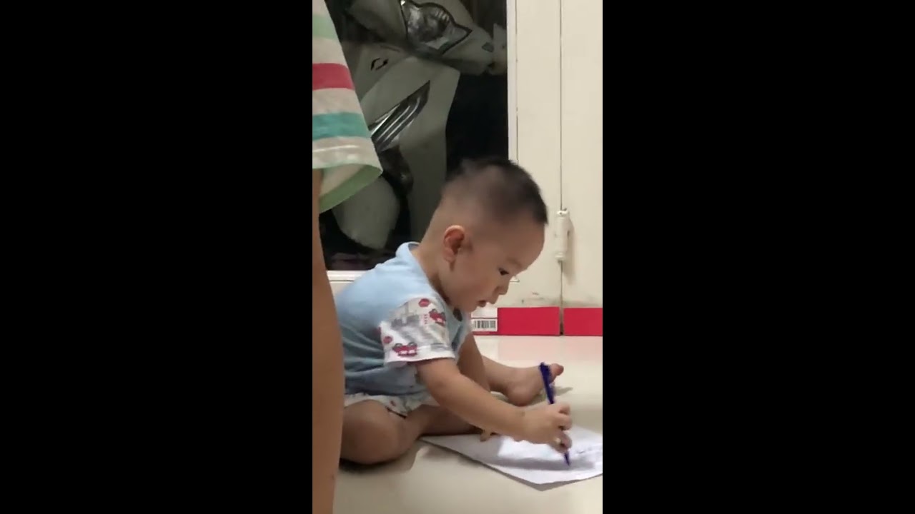 Bắp tập vẽ..!! Nhưng không biết vẽ con gì nữa.???????? - youtube
