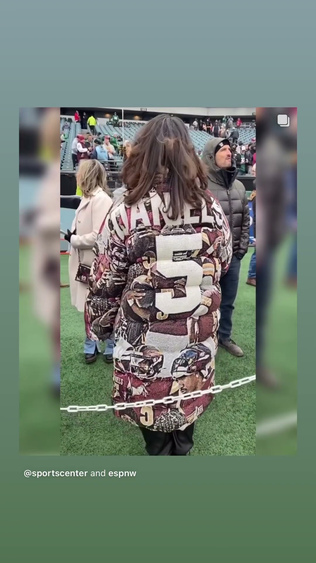 Nice coat ? #hoodnews #commanders #fashiontrends #coat #mom #mother #style #trending #trend #howto