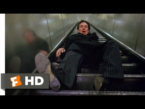 Subway Chase Scene - An American Werewolf in London Movie (1981) - HD