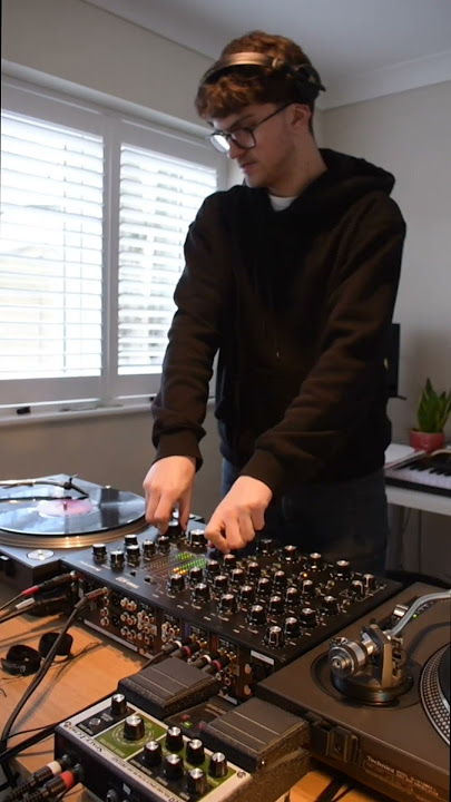 Record buying on a budget  #dj  #housemusic  #vinyl