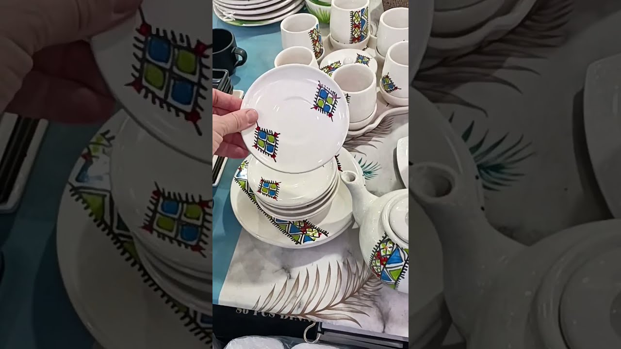 Посуда в алжирском супермаркете 