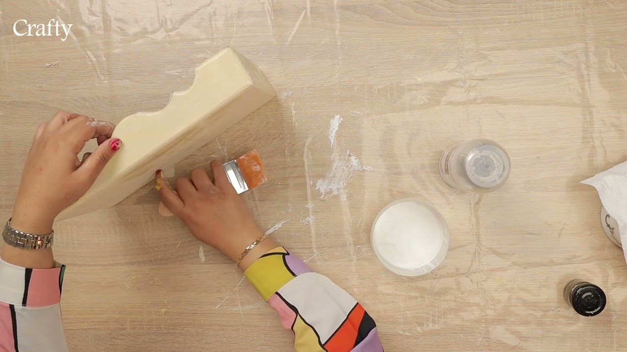 إضافة التفاصيل النهائية لصينية ديكوباج