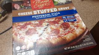 mama cozies cheese stuffed crust pepperoni pizza #mama #mamacozies #pizza #stuffedcrust #pizzas