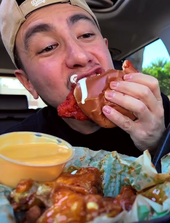 WINGSTOP MANGO HABANERO WINGS AND CAJUN CHICKEN BURGER