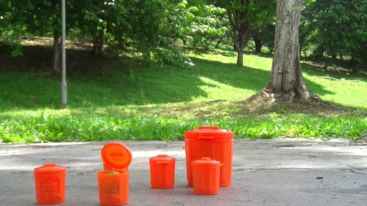 The TRASHPACK Series 2 with 12 Trashies and 6 Trash cans toy review