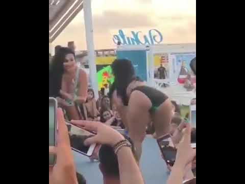 صافيناز وديتو على البحر مع بنت الشاطئ