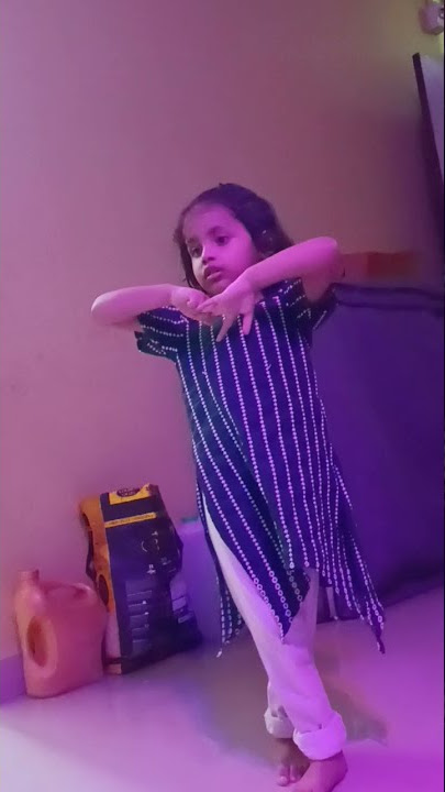 sister dance in Sabke Barate Aayi.