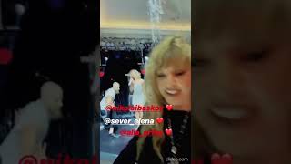 Полина Гагарина опубликовала видео, как 71-летняя Алла Пугачева танцует под ее песню на вечеринке