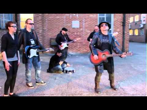 Callin' Layla, TOTTOOS TOOS, London 2012