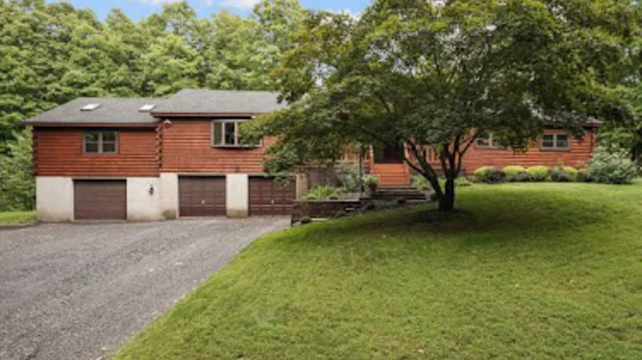 Real Estate Video Tour | 5 Sugar Maples Cornwall, ...
