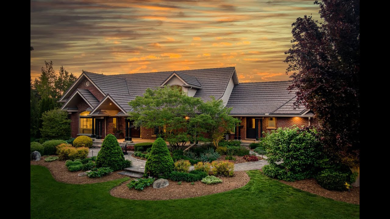 18 Fox Run Drive, Puslinch, ON Sotheby's International Realty Canada