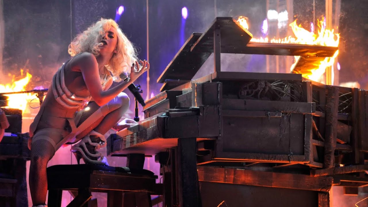 Lady Gaga - Bad Romance, Speechless / Million Reasons (Live on American Music Awards) 4K Lady Gaga - Bad Romance, Speechless / Million Reasons (Live on American Music Awards) 4K