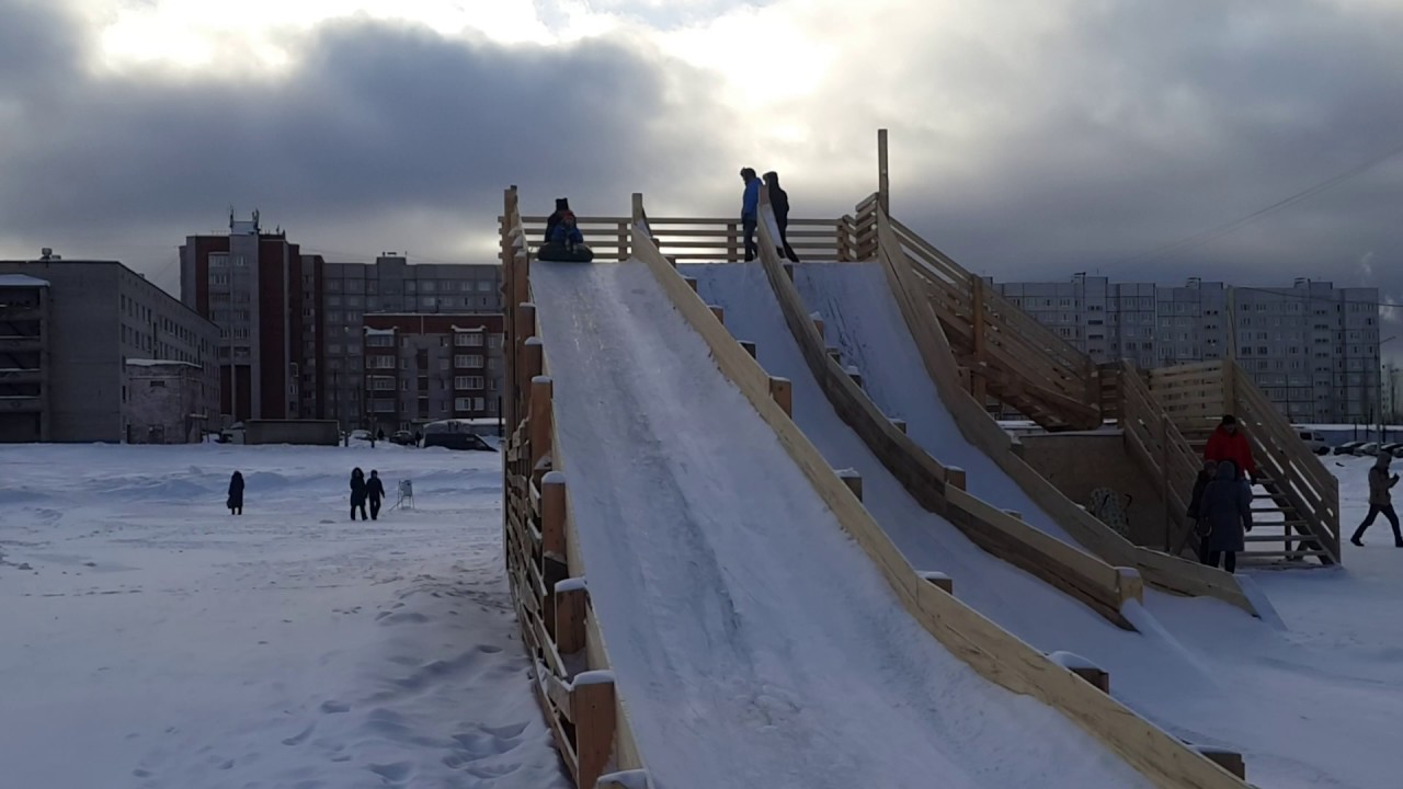 Большие горки волга. Удельный парк тюбинг. Удельный парк ватрушки. Горка в парке Авиаторов СПБ. Пулковский парк горки.