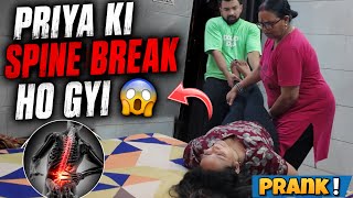 Priya Ki Spine Tut Gyi 😰 || Prank On Mom 😅|| Priya Jeet Vlogs #couplevlogs