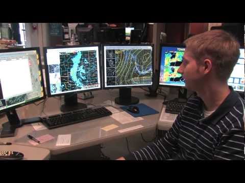 Wideo: National Weather Service Of Cleveland Wydaje Nieoficjalne Zalecenie Dotyczące Wiatru „ostrzeżenie Dla Małych Psów”