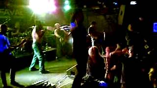 Atari Terror - 'Airbag Death' live + wall of death