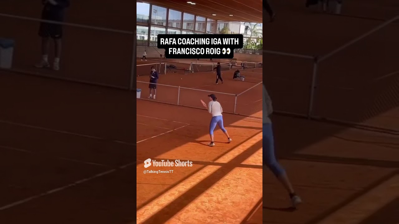 Rafael Nadal coaching Iga Swiatek with Francisco Roig also in attendance 🤳@jmiguelresteves Insta