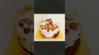 প্রতিটা কেকেরই সুন্দর একটা গল্প থাকে 🤗 #fluffytuffy #birthdaycake #homemade #fondant