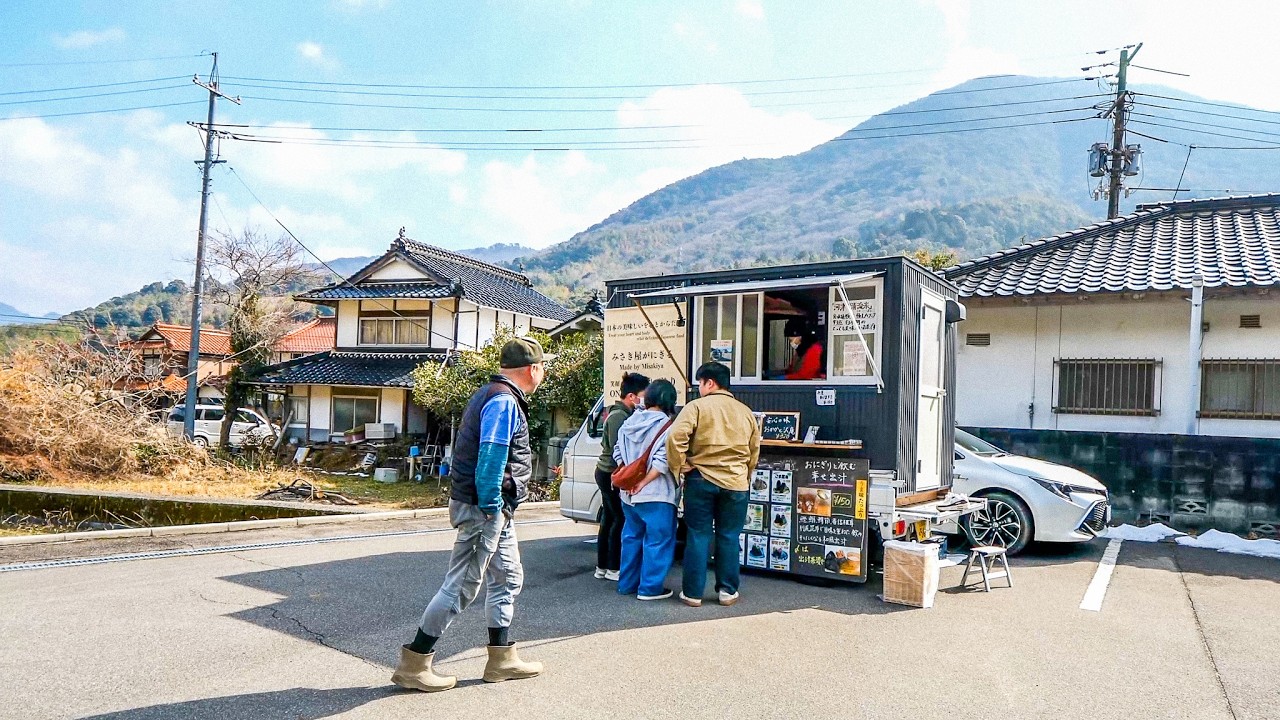 わずか２坪のおむすびキッチンカー。トラック野郎が集まる母と娘のおにぎり専門店に密着！