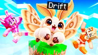 I Pretended to be BABY MOTH on ONE CHUNK! screenshot 5