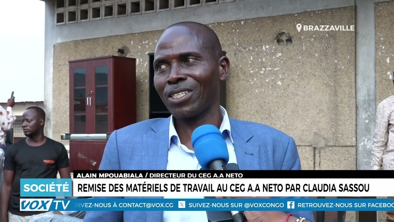 Remise des matériels de travail au CEG A A Neto par Claudia Sassou