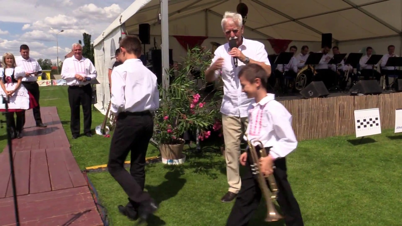 RATÍŠKOVICE-50.MEZINÁRODNÍ FESTIVAL DECHOVÝCH HUDEB: Stříbrňanka 1. (tři generace na scéně)