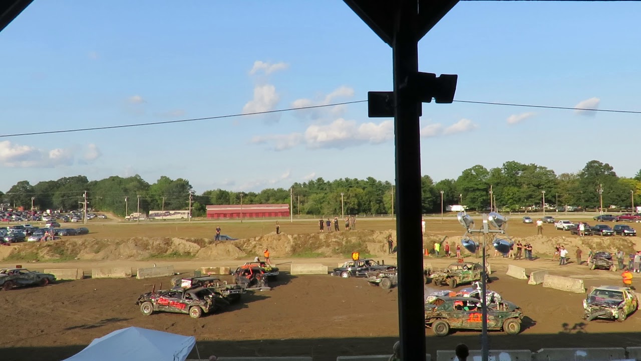 demolition derby at Rochester fair, rochester,nh v8 class 91618 YouTube