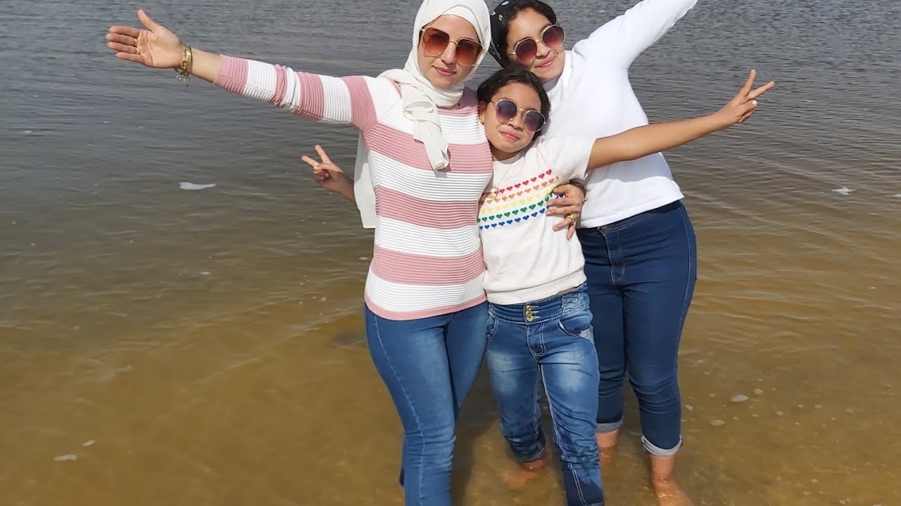 قلعنا الكوتشيات👟ونزلنا بحيرة قارون 🌊حافيين🦶🦶