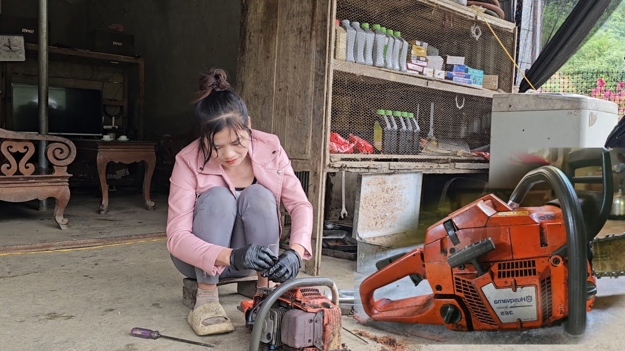 Блестящаядевушка,которая восстанавливает и ремонтируетбензопилу Husqvarna 365сдвухтактным двигателем
