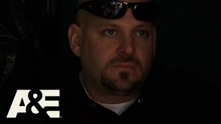 Storage Wars: Barry Helps Jarrod and Brandi Get rid of Their Junk | A&E