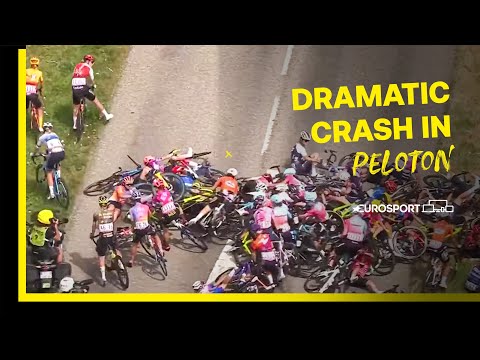Big crash during Stage 5 of the 2022 Tour de France Femmes | Eurosport