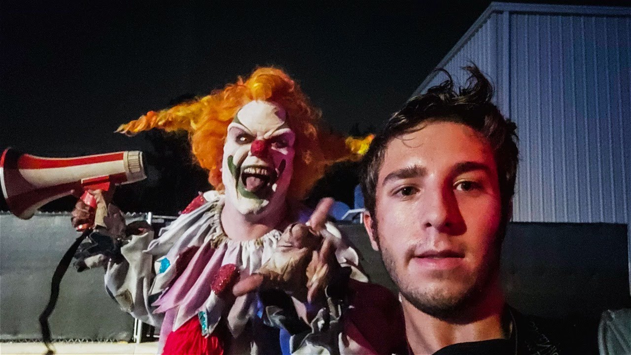 Going ALONE to Halloween Horror Nights 2021! | "NEVER Go Alone!" | HHN 30 Vlog